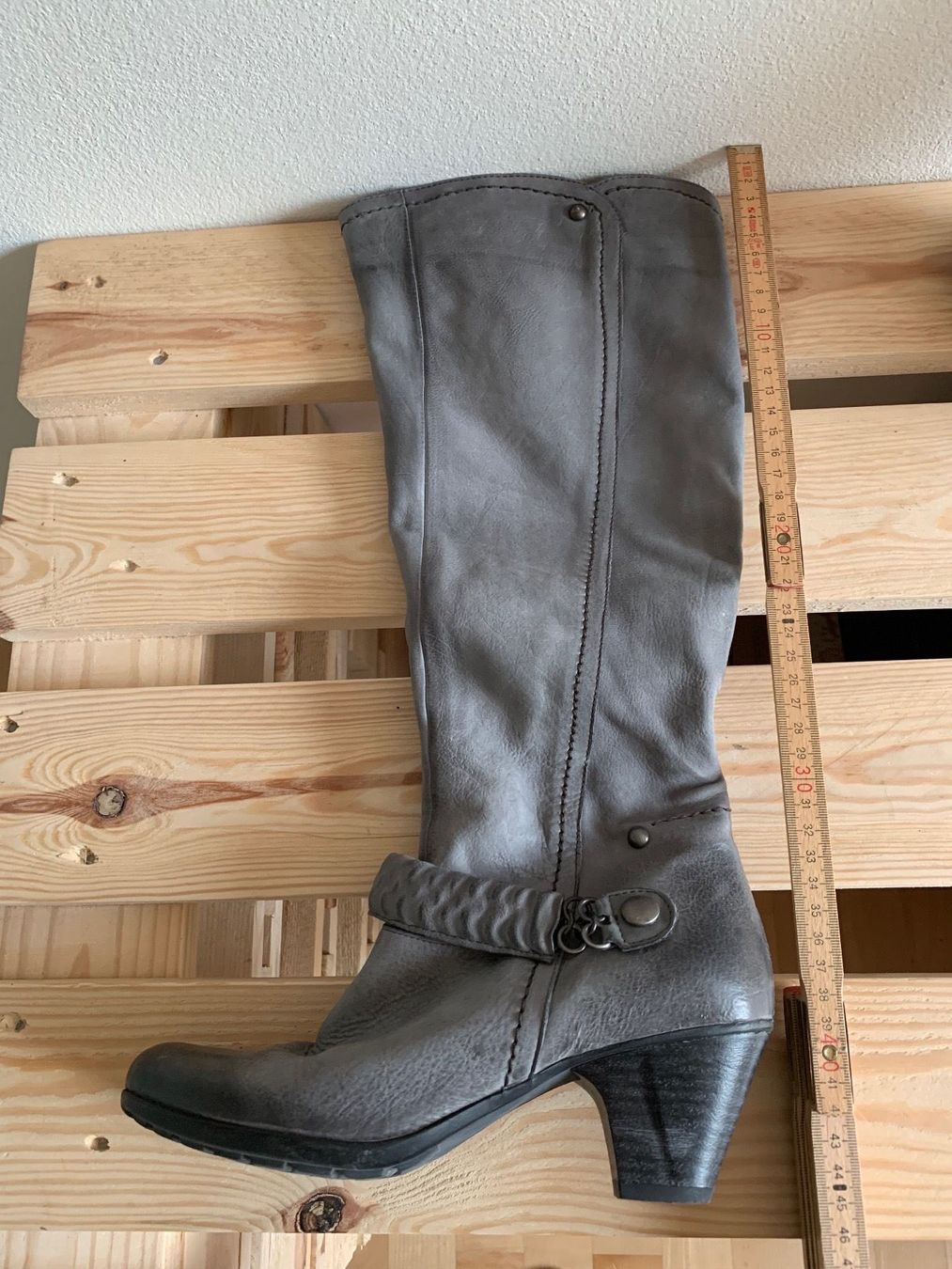 Scarpe da donna: Lederstiefel – Usato da Winterberg ZH venduto da vanilleinspiration 2