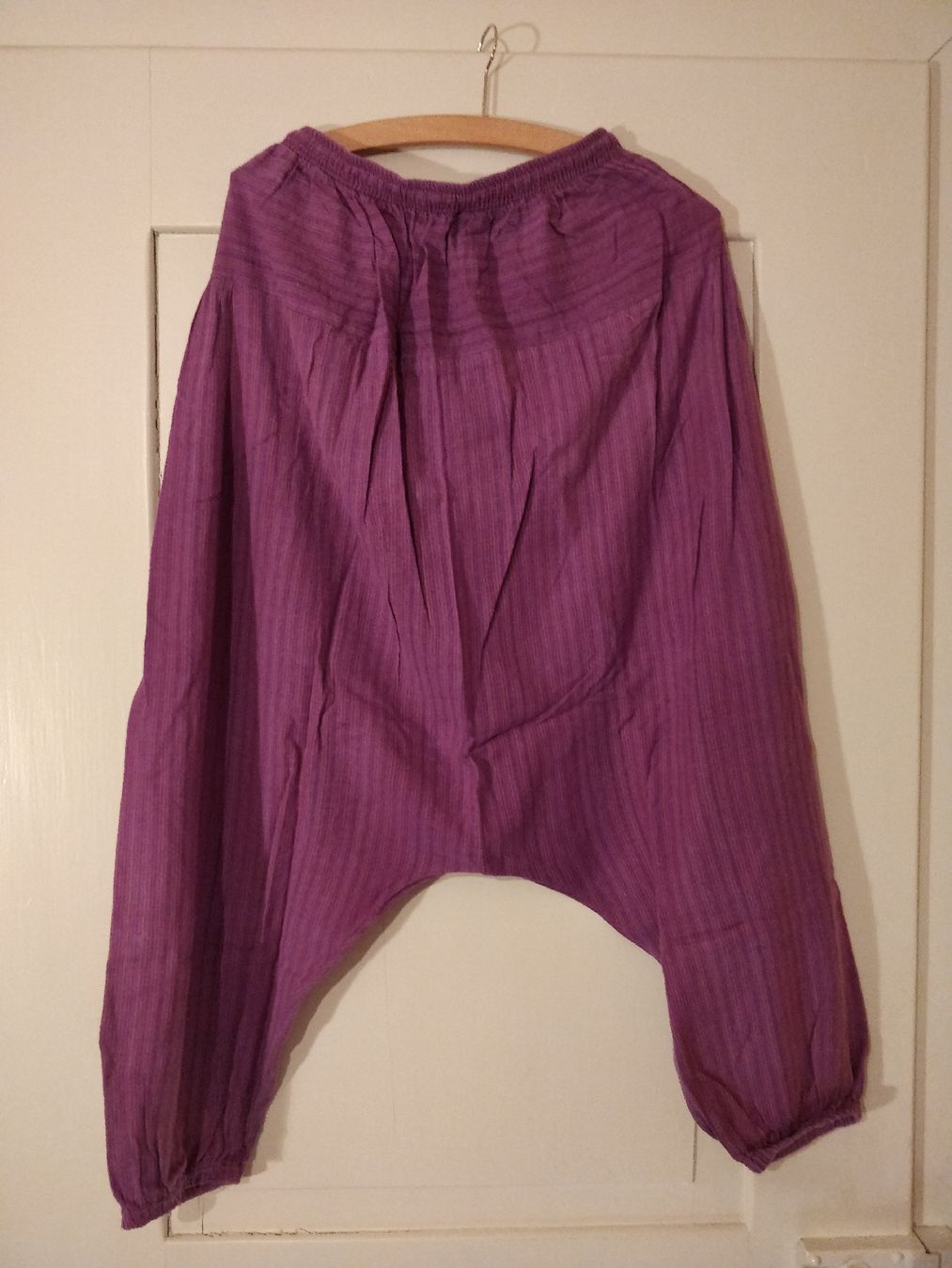 Pantalons: Haremshose violett – D'occasion à Chur par Eona4 1