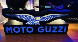 Décoration lumineuse Moto Guzzi