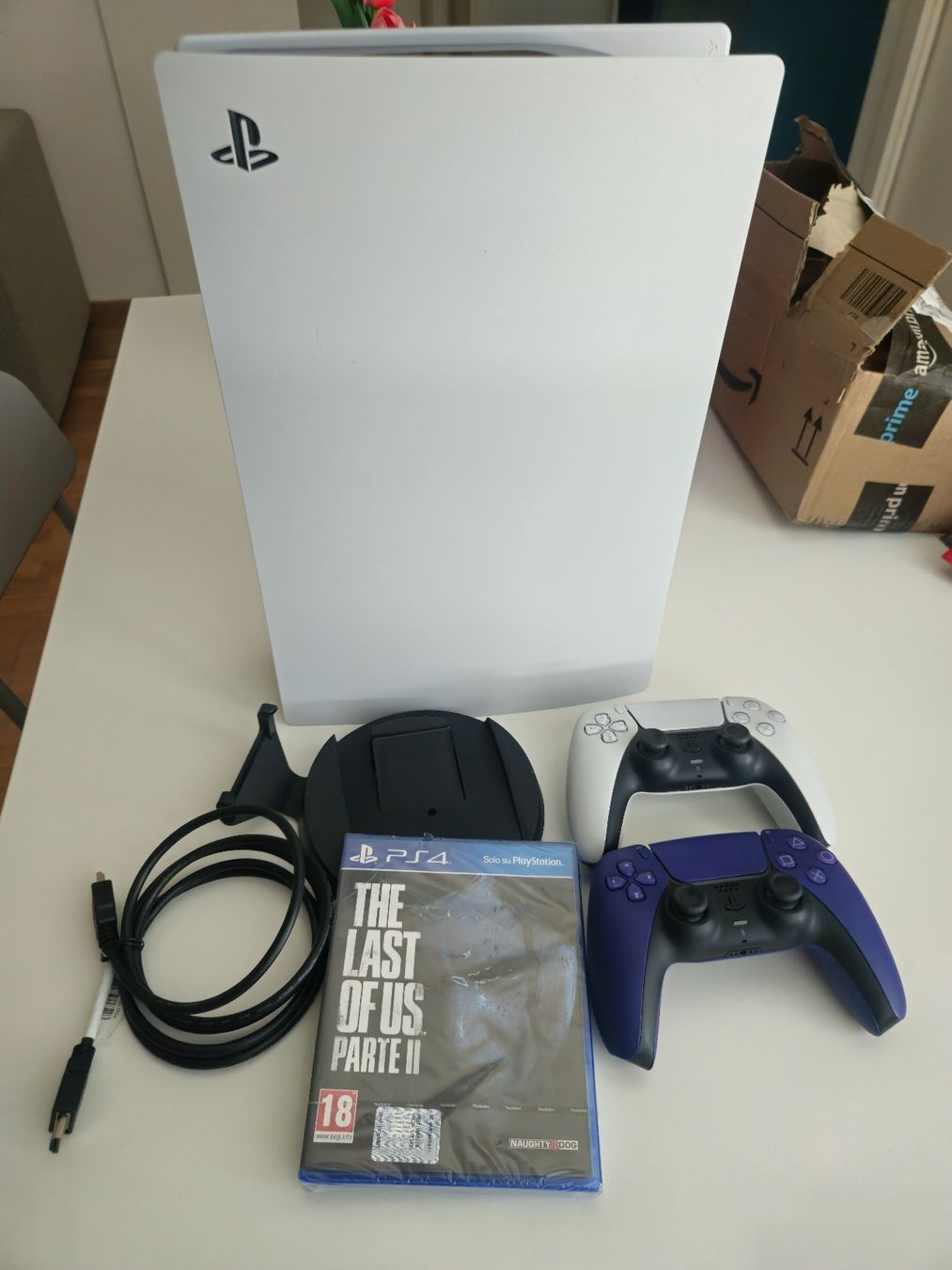 Sony Console: Playstation 5 disc + 2 controller + Gioco TLOU2 sigillato – Usato da Paradiso venduto da lui_d9vh