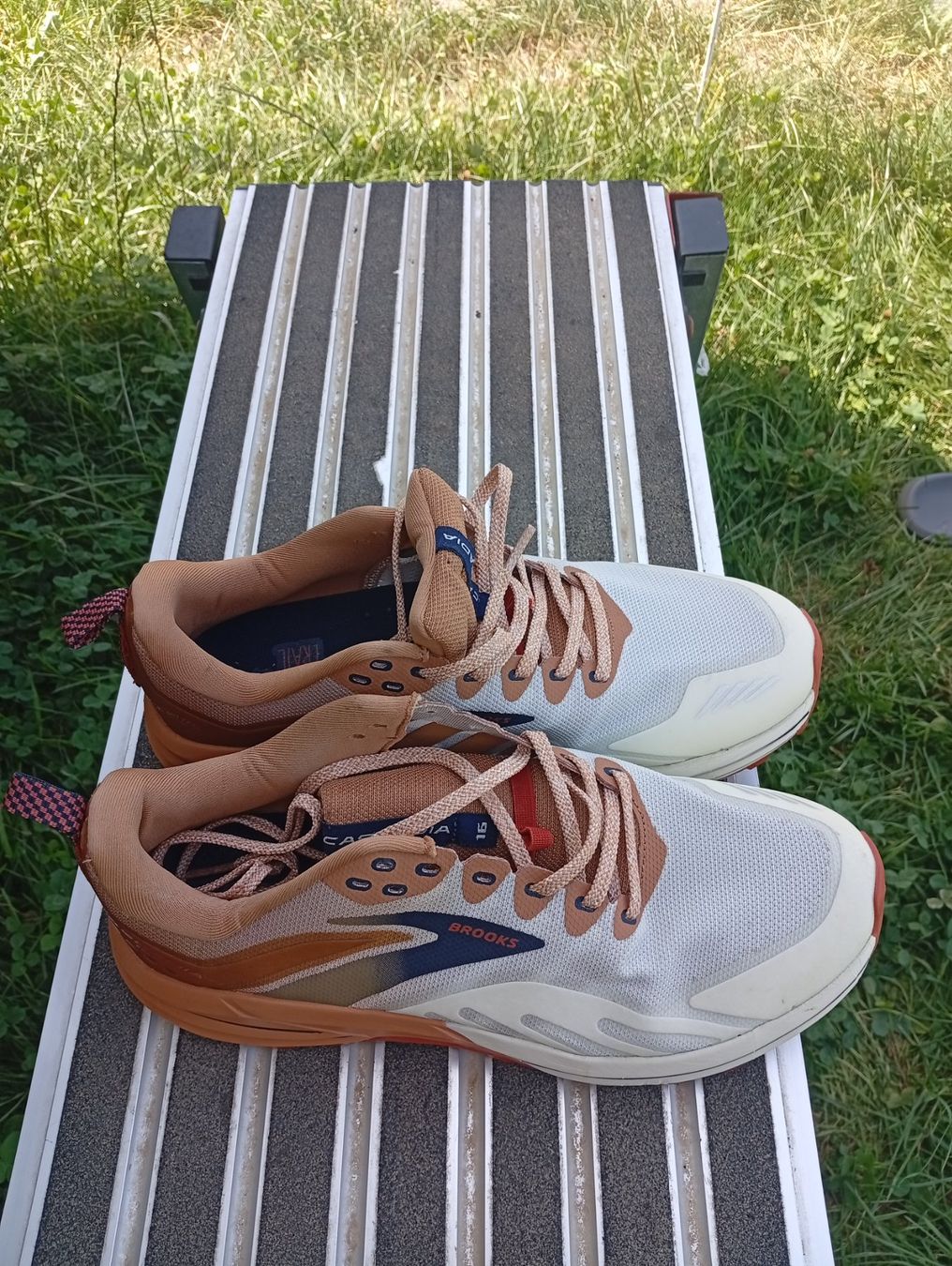 Brooks Chaussures hommes: Brooks Cascadia 16 – D'occasion à Weggis par lakelucerne 5