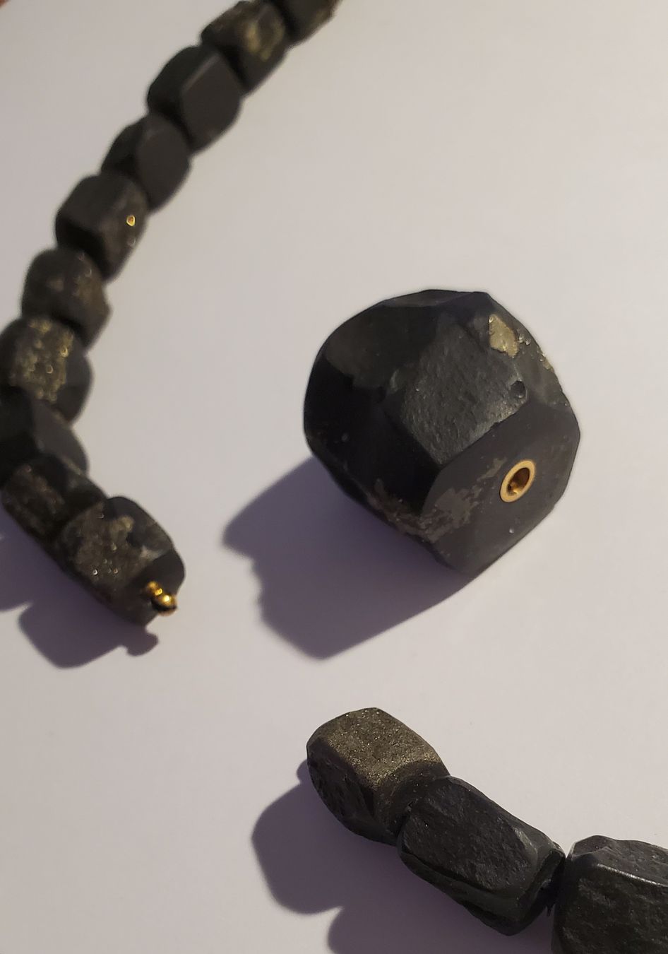 Catenine: Collier shunguite pyrite – Usato da Bex venduto da Eezolyl 3