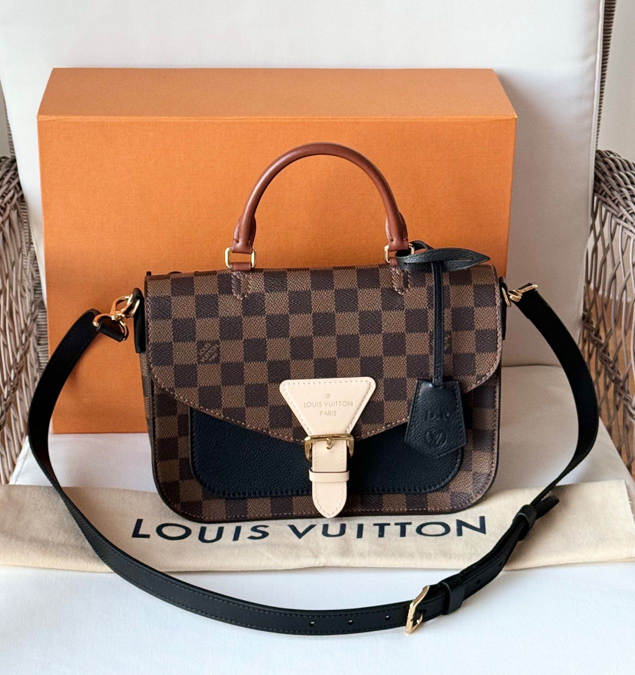 Louis Vuitton Borse da donna: Louis Vuitton Beaumarchais Black – Usato da Reinach AG venduto da RobbisB