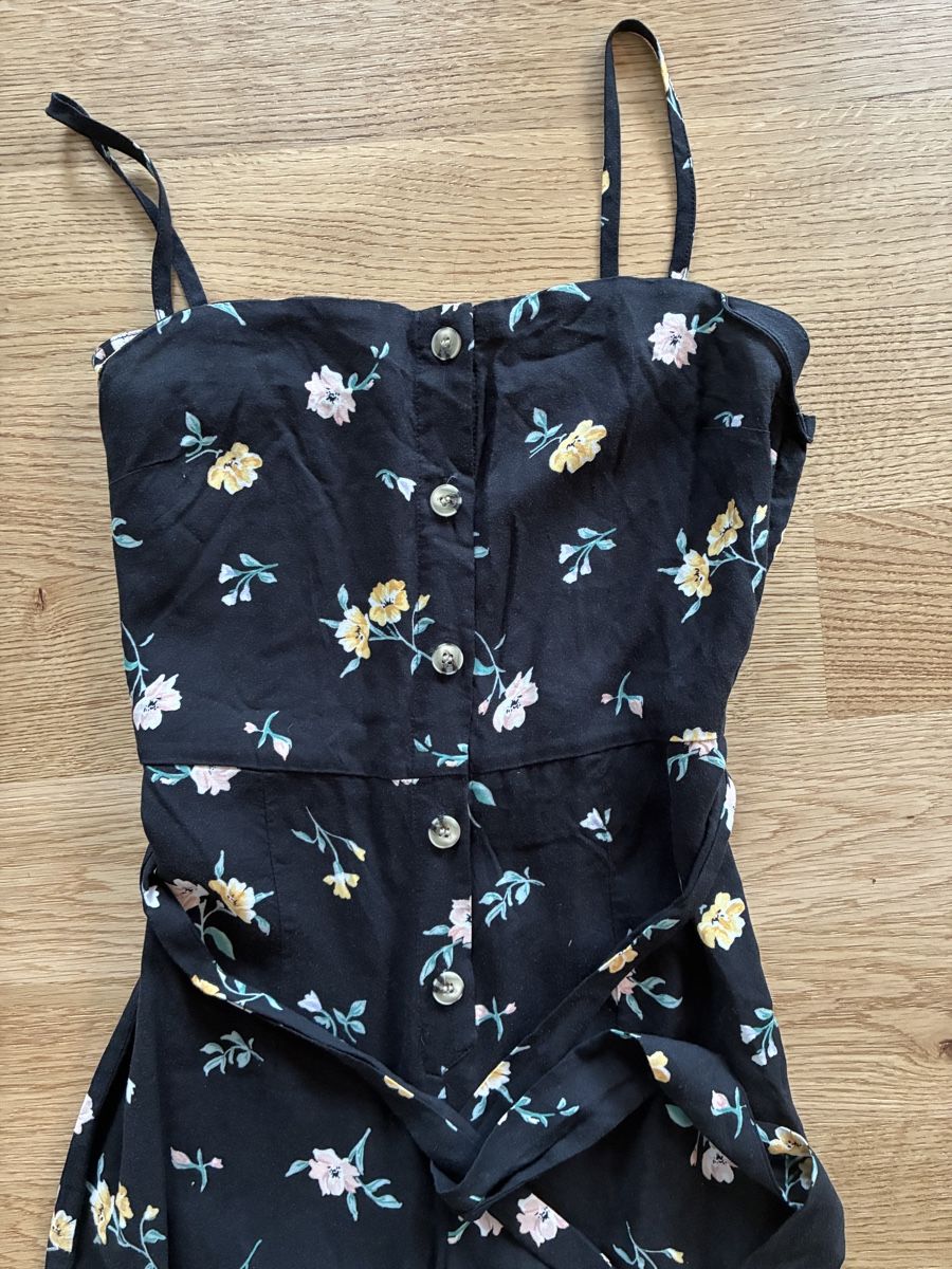 H&M Jumpsuits: Jumpsuit mit Blumenmuster – Gebraucht aus Zürich von eic_cd8v 1