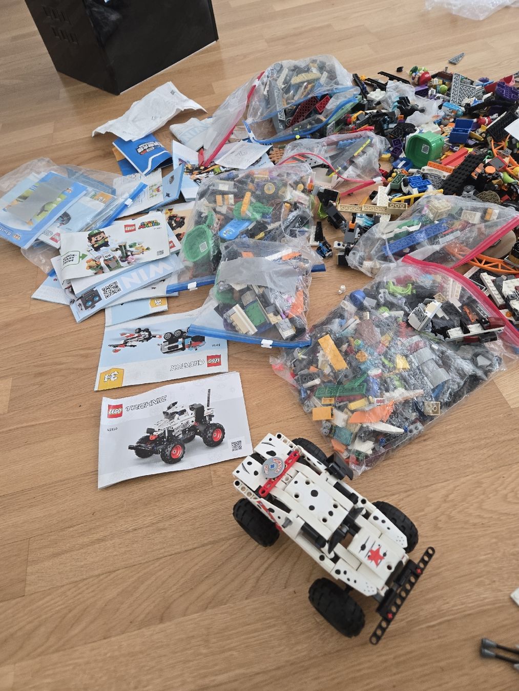 Lego Giocattoli: LEGO Sammlung mit FIFA Trophy, Mario und Technic – Usato da Bern venduto da Bern3004 3
