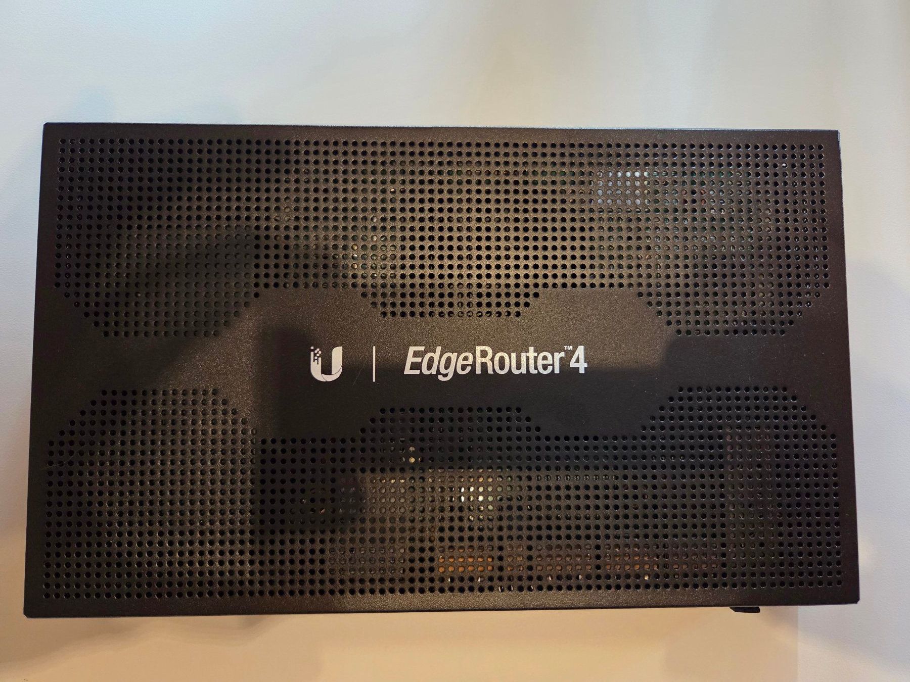 Ubiquiti Modem & Router: Ubiquiti EdgeRouter 4 Router – Usato da Davos Platz venduto da Epic 2