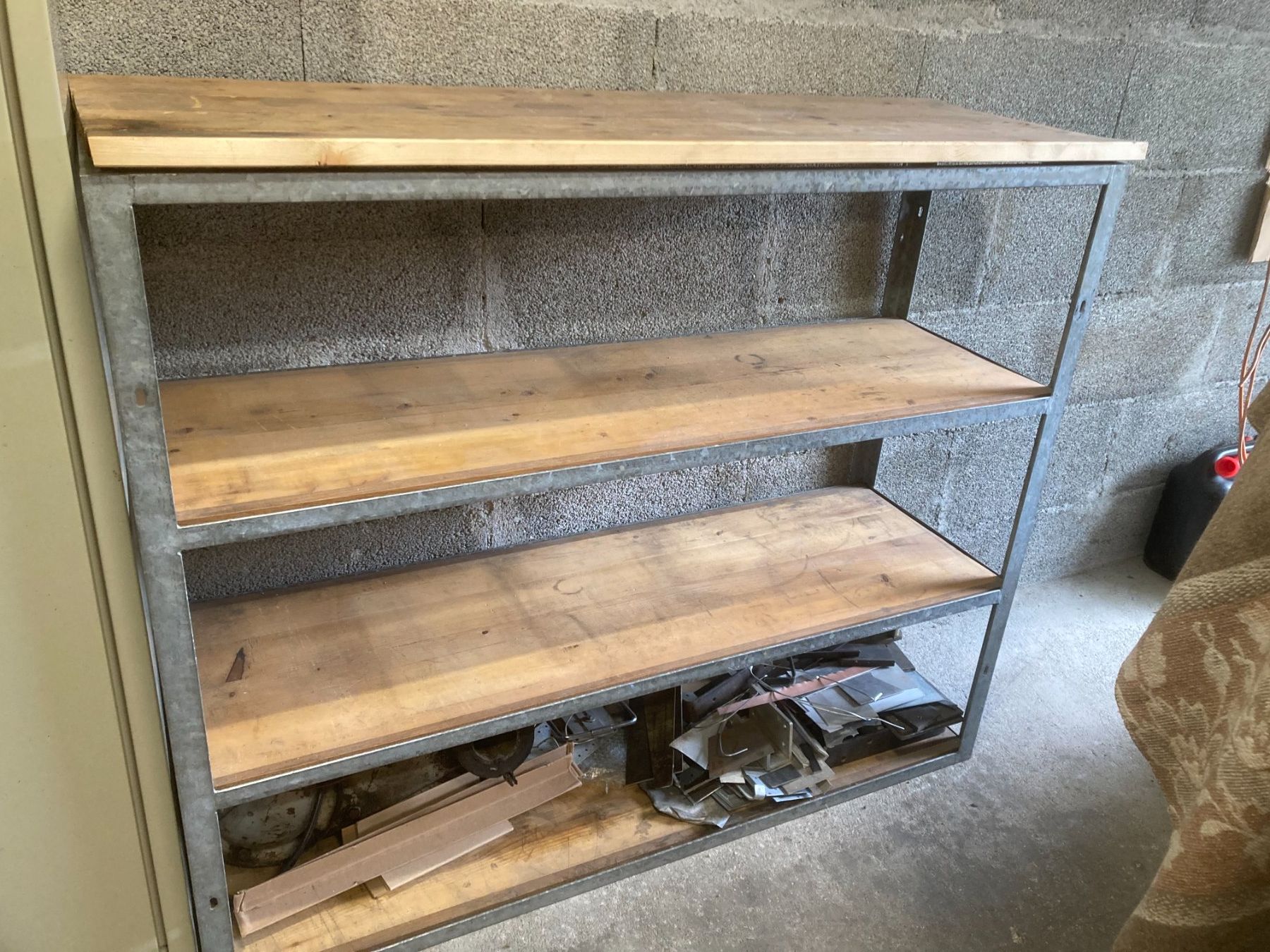 Scaffali: Gestell metall – Usato da Krattigen venduto da 033rad
