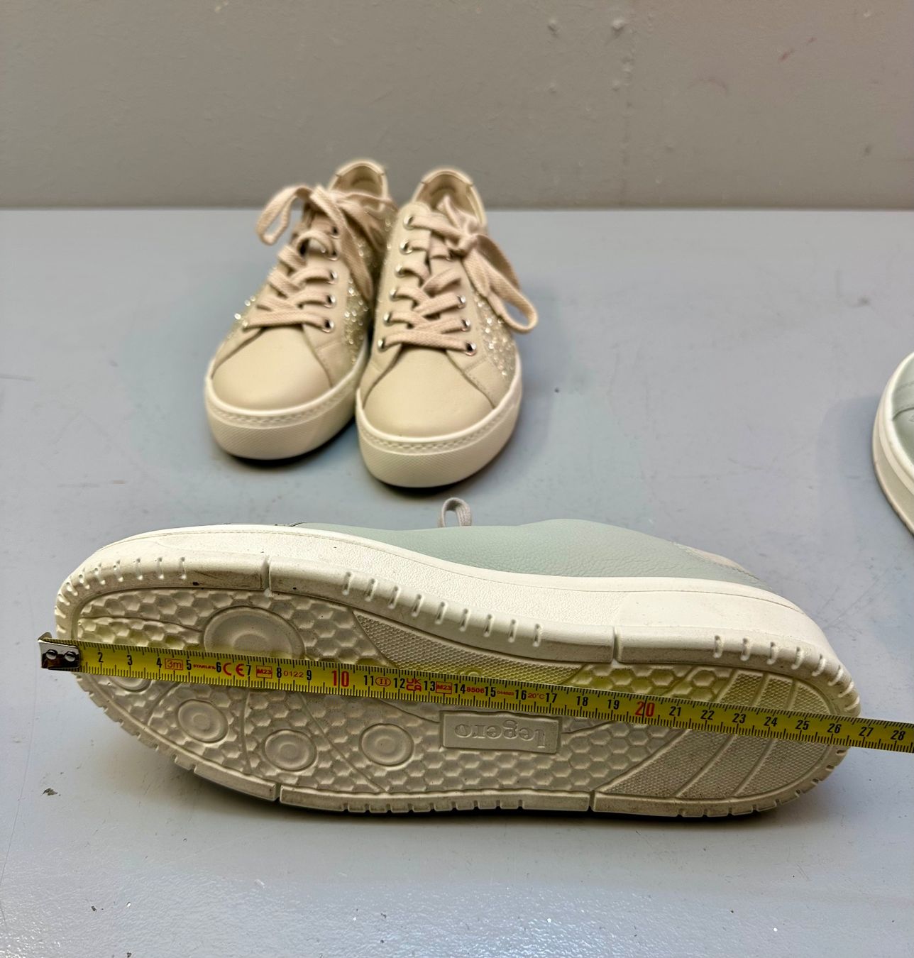 Chaussures femmes: 2x DAMENSCHUHE GR 39 AB 1.- !!! – D'occasion à Zürich par NIKI777 9
