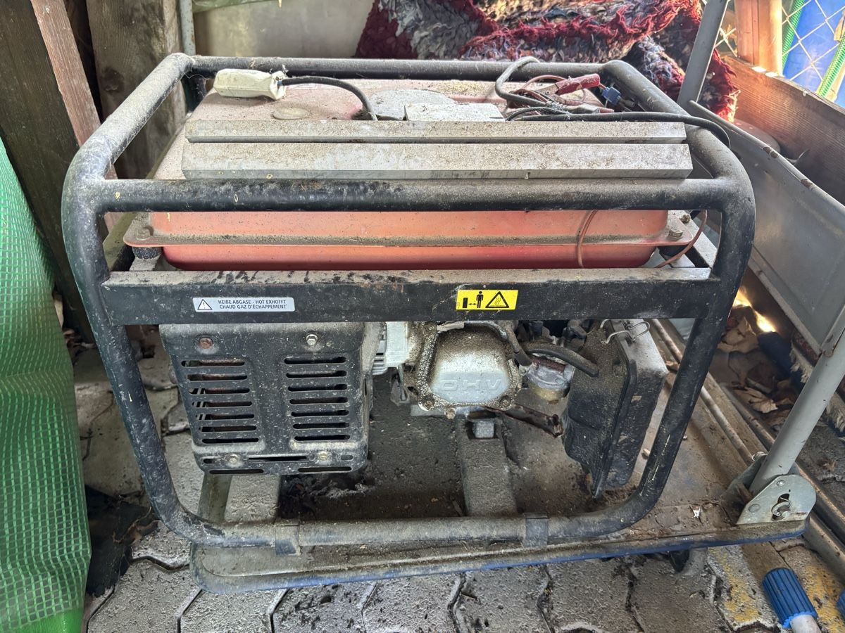 Generatori di corrente: Matrix PG2000 2.3kW Generator – Difettoso da Saland venduto da LionKing17 2