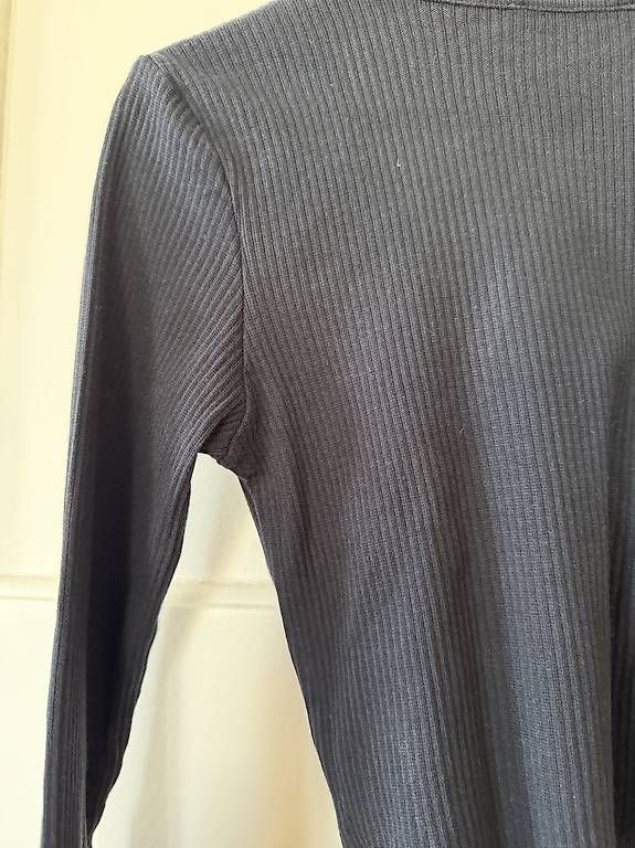 Top: ZARA SCHWARZES WICKEL-TOP – Usato da Zürich venduto da Nadgb1303 3