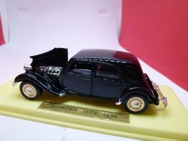 Citroen 15CV Traction - Motorhaube kann geöffnet werden !