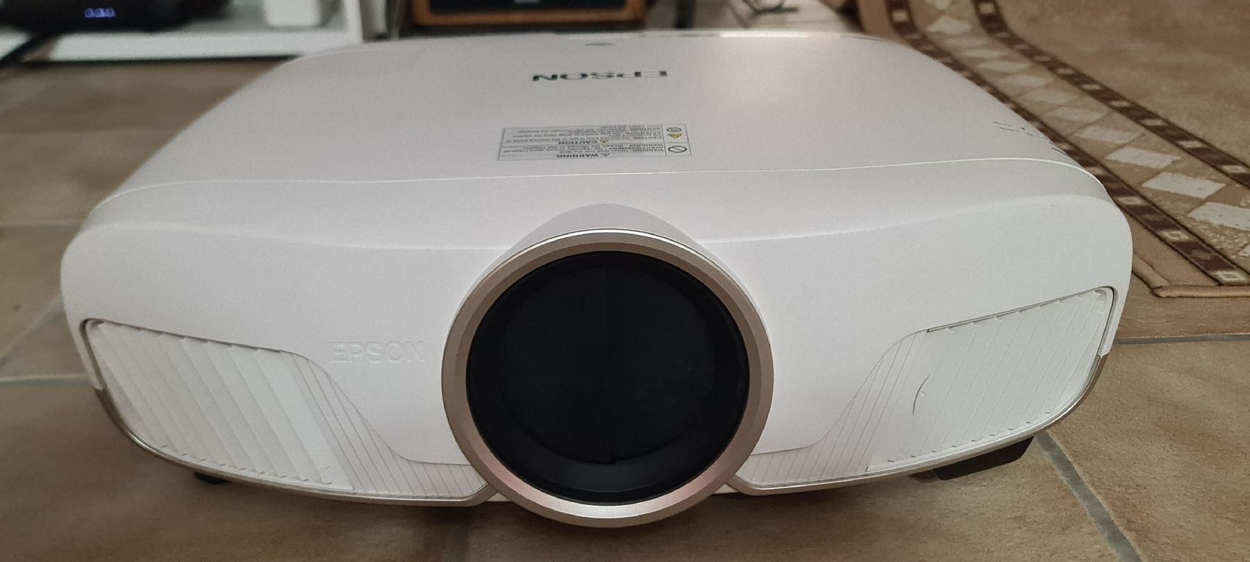 Epson Proiettori: Epson Beamer EH-TW9300W – Usato da Seengen venduto da Fb0