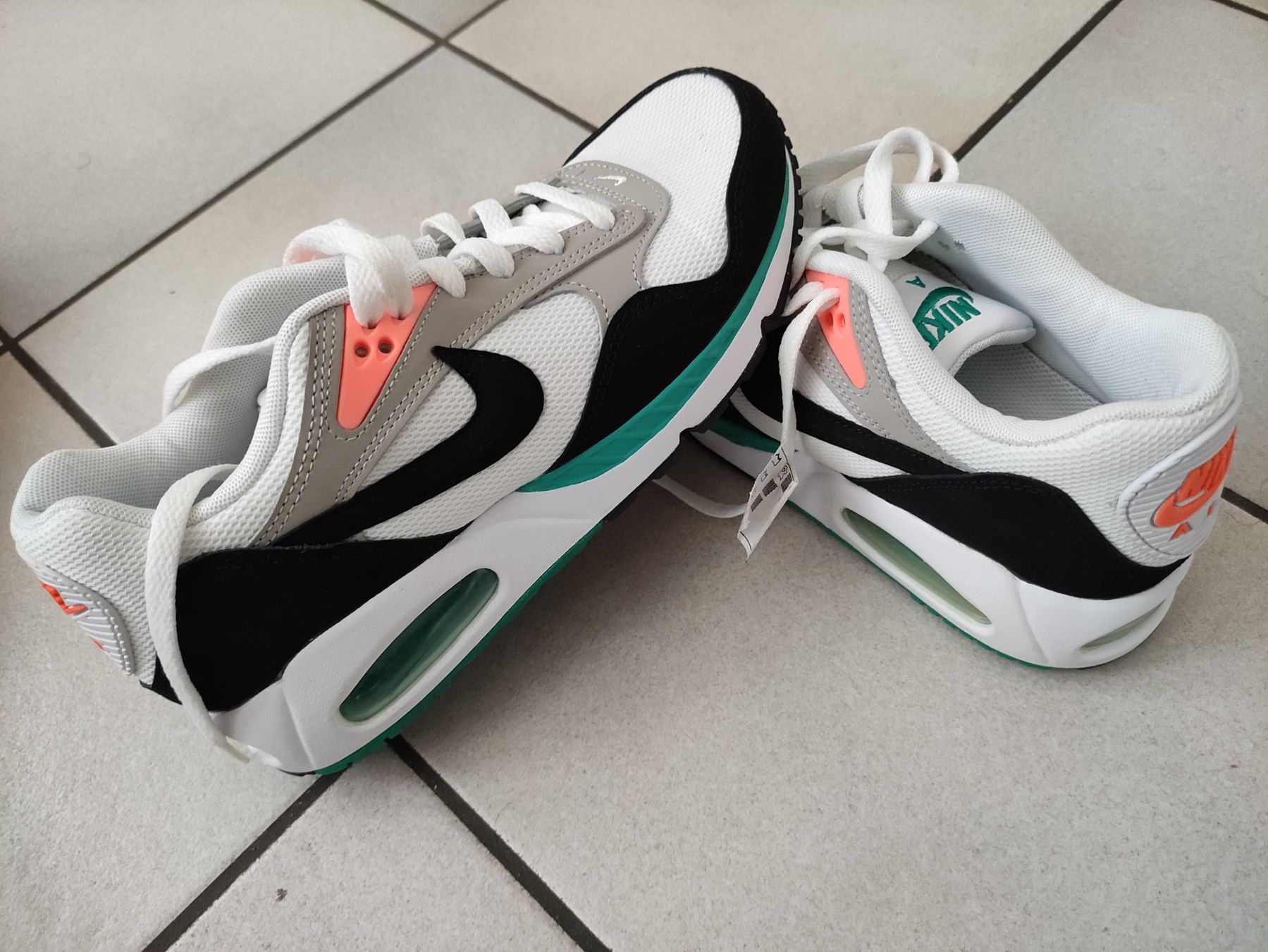 Scarpe da uomo: Neu Nike Air Max gr 38 – Nuovo e nell'imballaggio originale da Dagmersellen venduto da L.Ga.