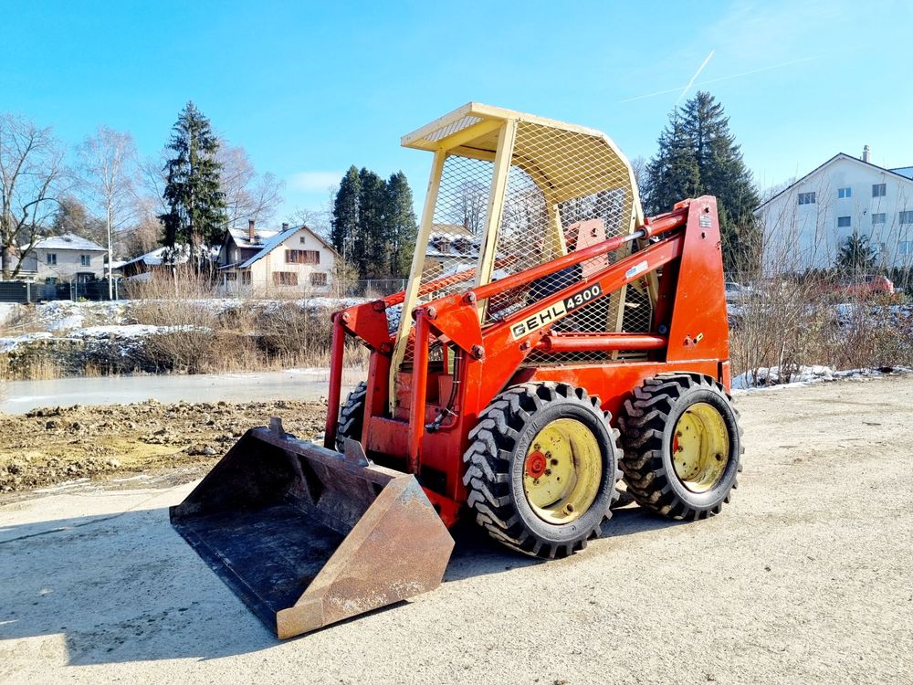 Kompaktlader Gehl 4300 mit Extras | Kaufen auf Ricardo