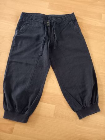 Schwarze 3/4-Hose in Grösse M von Chicorée