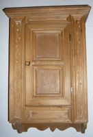 Antike Kasten aus Holz