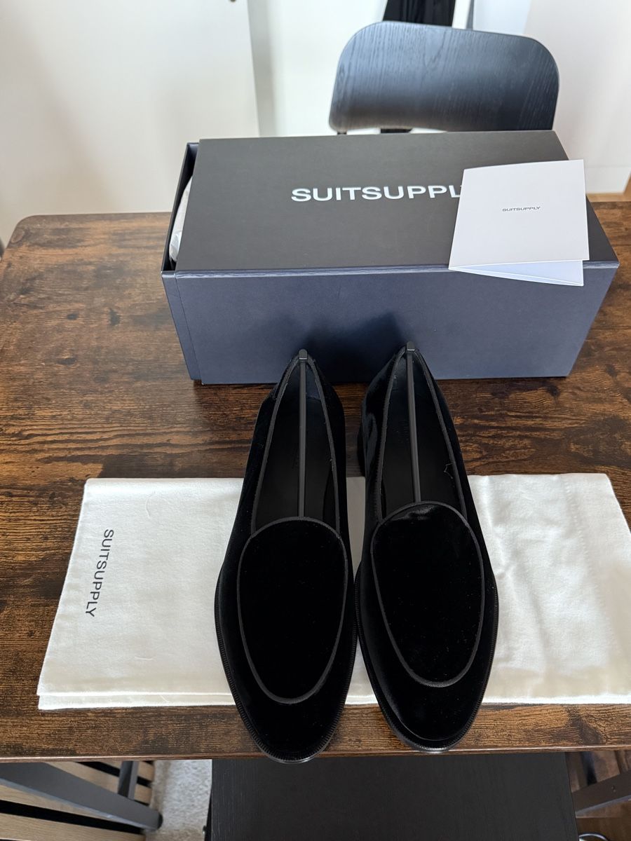 Scarpe da uomo: Black Tuxedo Slip On Velvet – Nuovo e nell'imballaggio originale da Bülach venduto da Epicst0re