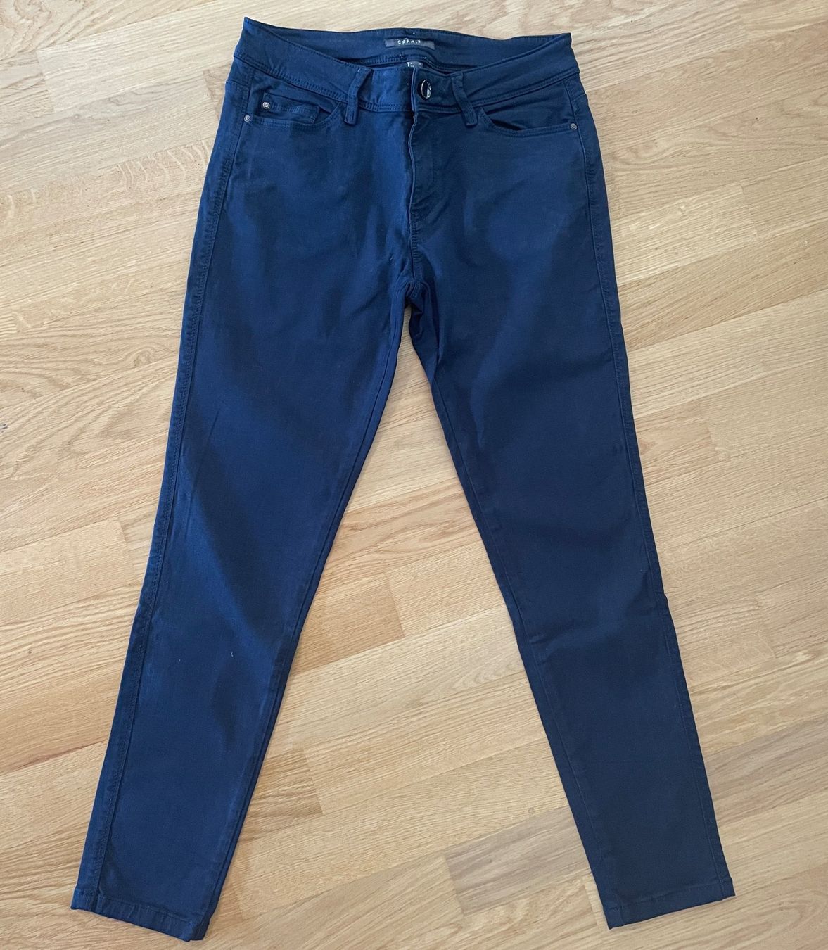 Esprit Jeans: Dunkelblaue Jeans von Esprit Gr. 36 – Usato da Urtenen-Schönbühl venduto da winterkalt