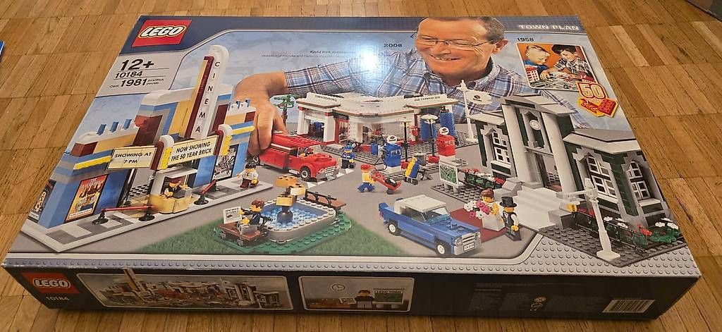 Lego Kit di costruzioni: LEGO 10184 Town Plan Neu 50 years Set , Versiegelt, – Nuovo e nell'imballaggio originale da Geroldswil venduto da Mveit 1