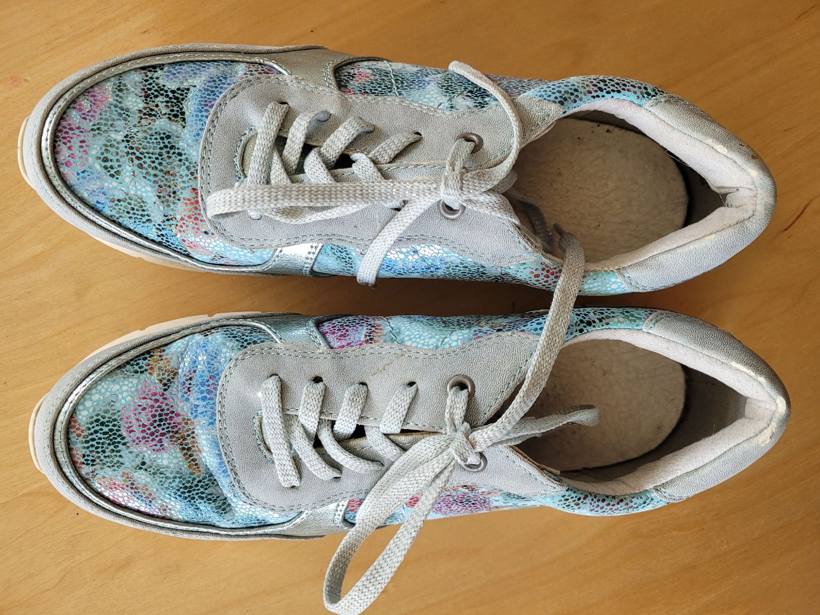 Scarpe da donna: Sneaker Halbschuhe Turnschuhe Grösse 38 hellblau – Usato da Wiesendangen venduto da samoalk 3