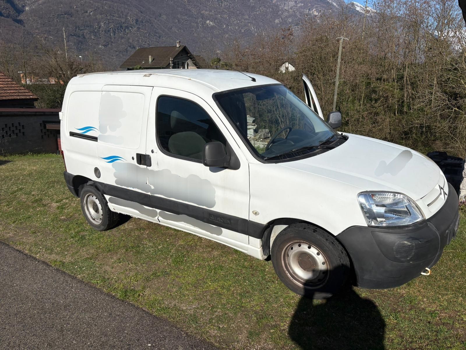 Citroën Veicoli commerciali: Citroën Berlingo 1.4i – Usato da Giubiasco venduto da AUTOTECNICA 2