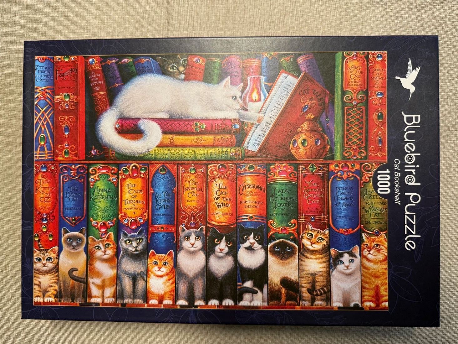 Puzzle: Puzzle Bluebird Cat Bookshelf 1000 pièces – Nuovo e nell'imballaggio originale da Confignon venduto da minos30