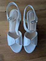 Graceland Keilsandalen weiss mit Blumenmuster Grösse 40