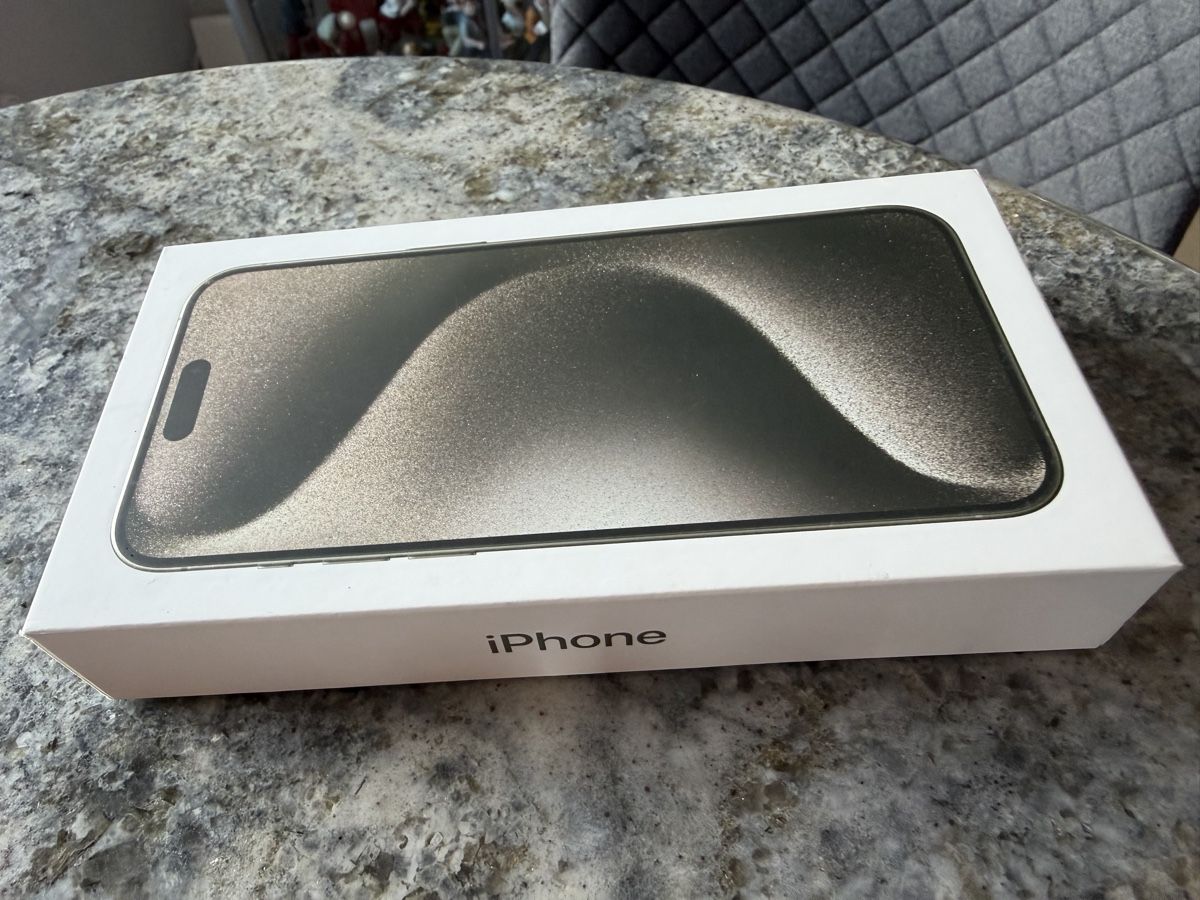 Apple Telefoni cellulari / Smartphones: iPhone 15 Pro Max 512GB silber guter Zustand – Usato da Dällikon venduto da Muni 5