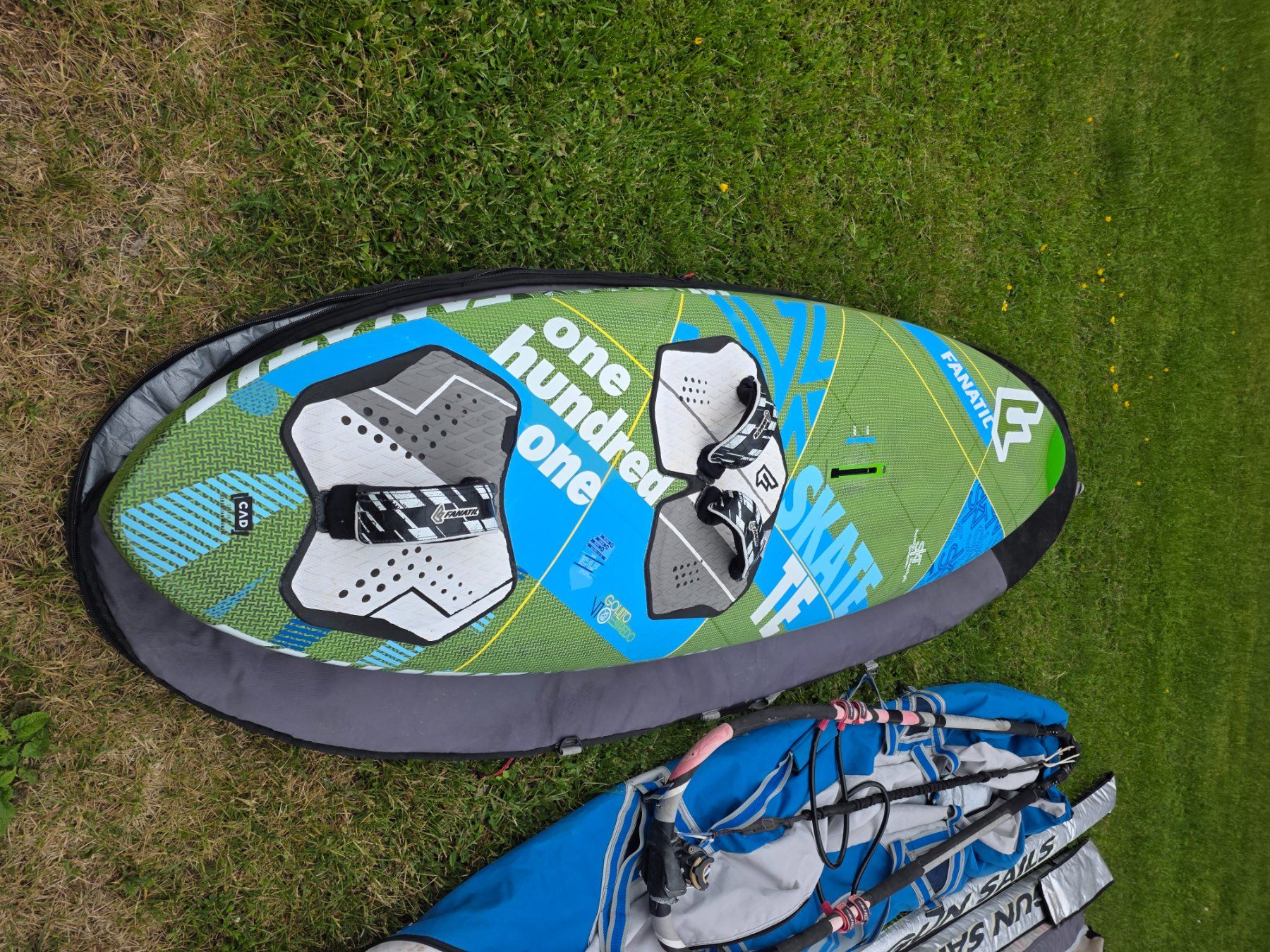 Tavole da surf e di nuoto: Top Windsurf freestyleset Fanatic Skate101 sailoft4.0-5.6 – Usato da Unterterzen venduto da Twandy4 1