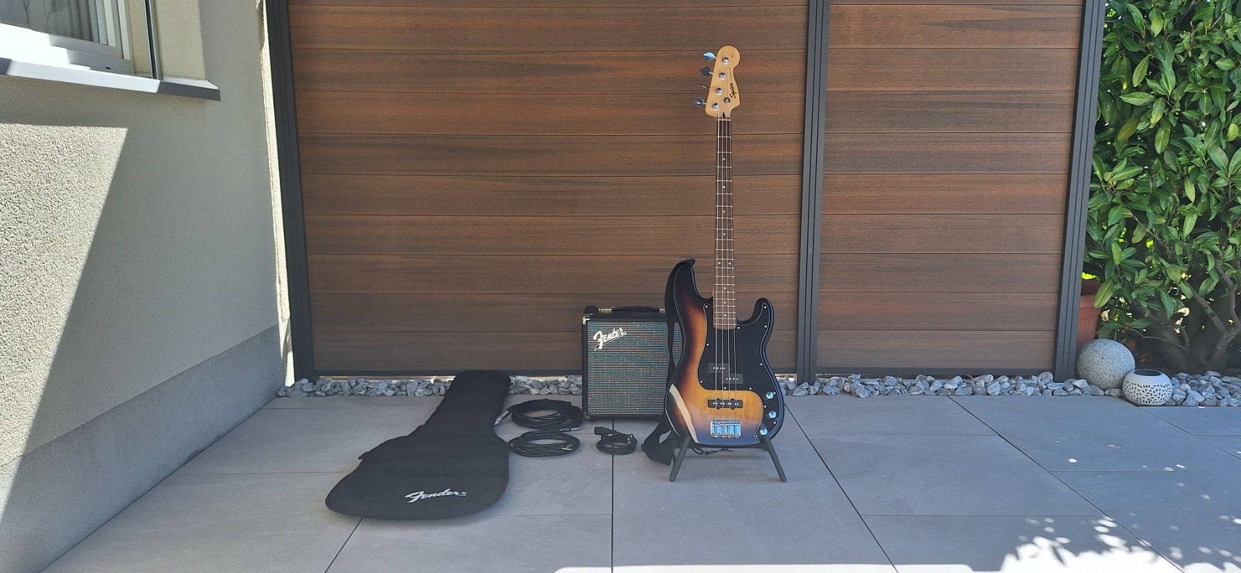 Squier Strumenti musicali: E-Bass Set Squier – Usato da Arisdorf venduto da chris0815