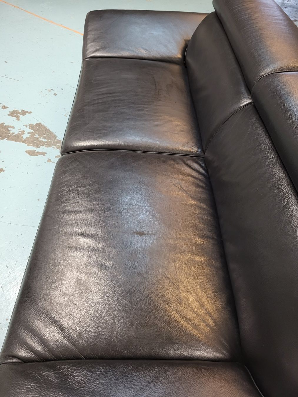 Sofas: Sofa Kunstleder – Gebraucht aus Brügg BE von POU-BELLE 5