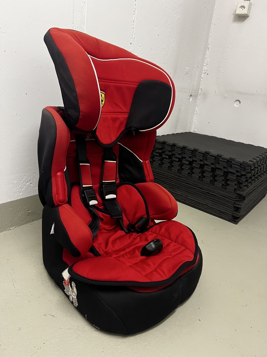 Seggiolini per auto: Kindersitz Ferrari – Usato da Wallisellen venduto da Donplaza89 1