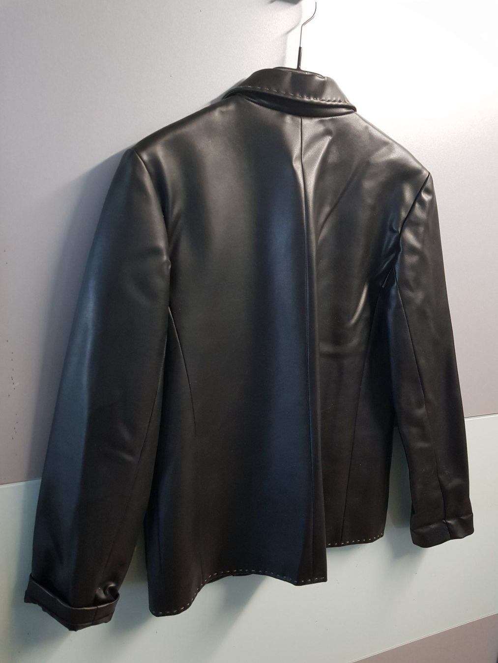 Giacche: Damen Lederlook Polyester Jacke Biaggini schwarz Grösse 38 – Usato da Walterswil BE venduto da Lonitti 1