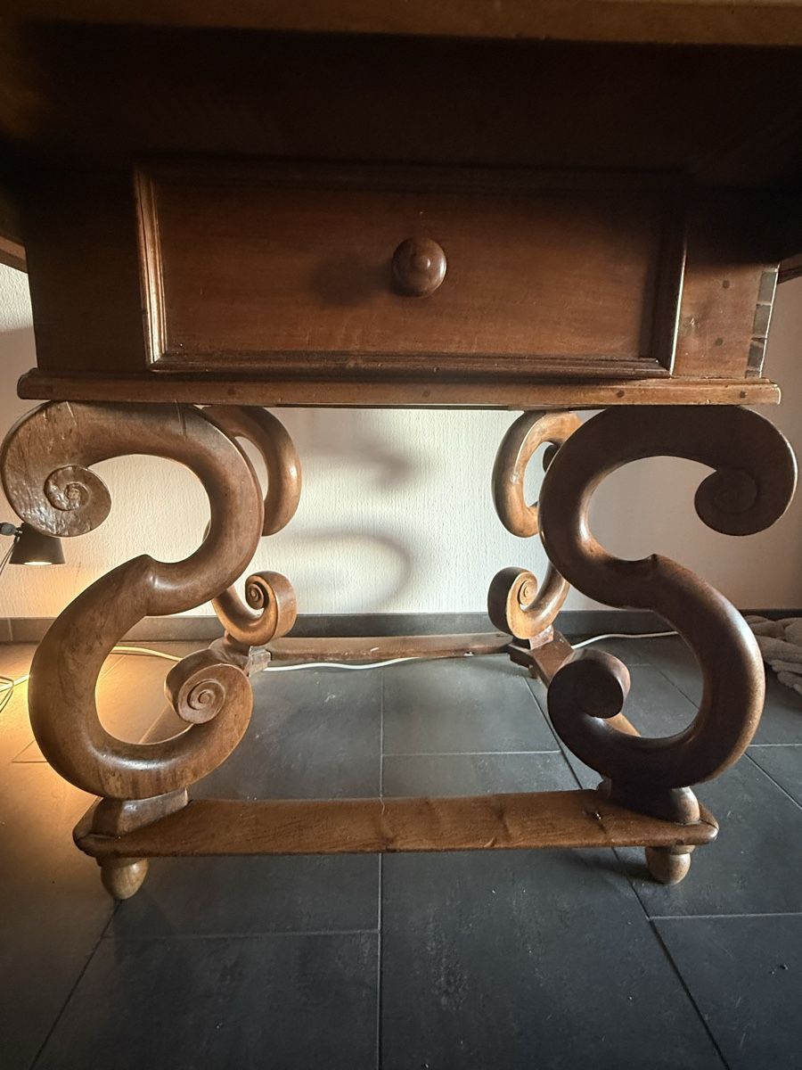 Tables: Eleganter Holztisch – D'occasion à Chur par pet_q7kd 8
