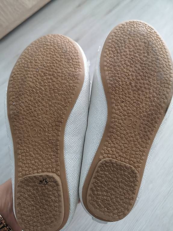 Scarpe per ragazze: Mädchen Schuhe Ballerina Grösse 28 – Usato da Ostermundigen venduto da lid_sg9q 1