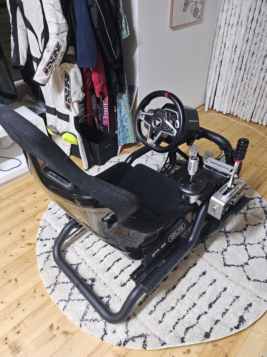 Oplite Stühle: Racing Stuhl inkl. Thrustmaster Lenkrad, Pedalset, Shift – Gebraucht aus Horgen von schalina19 1