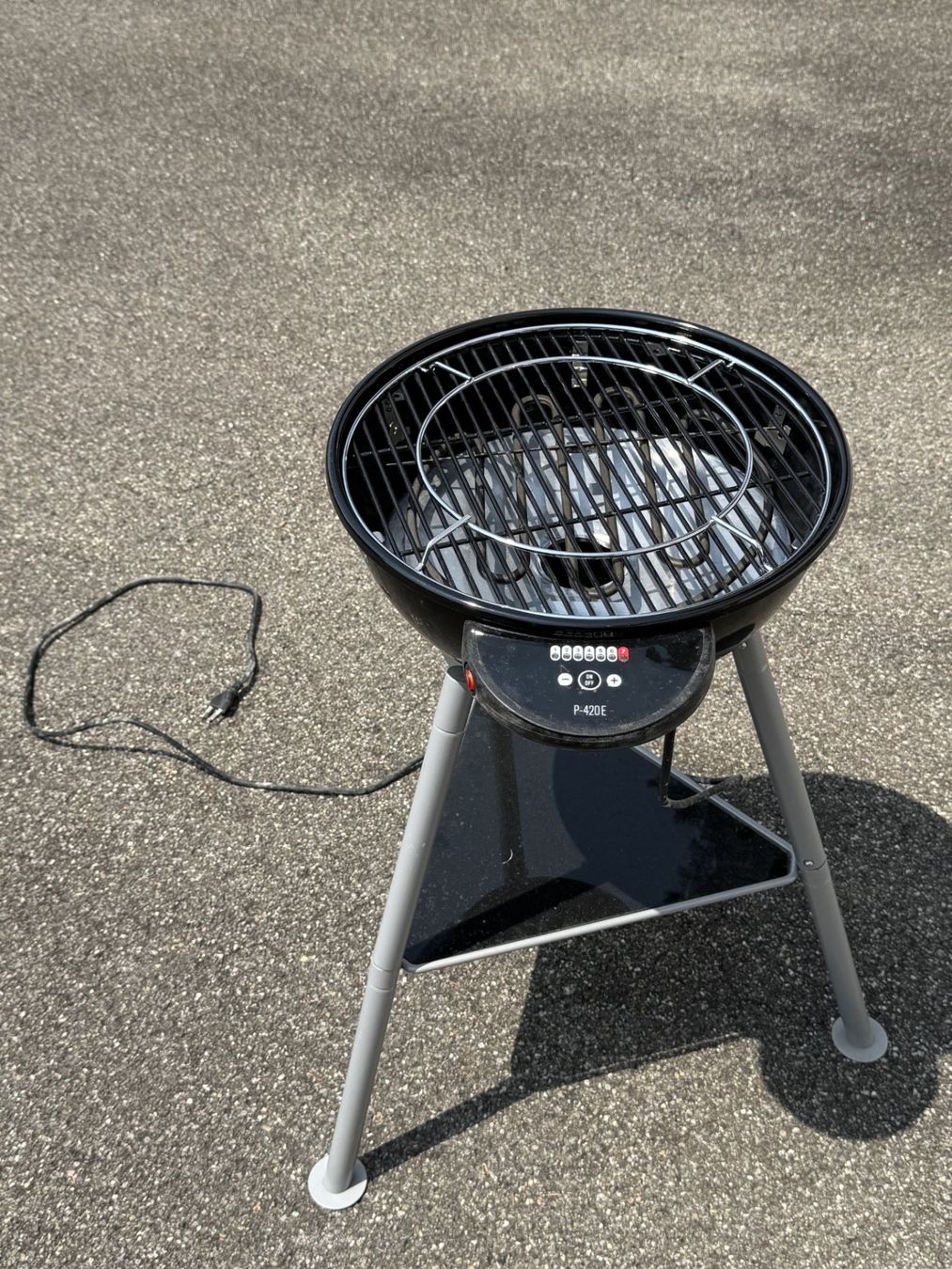 Grills: Elektogrill Outdoor Chief P-420E – Neu (gemäss Beschreibung) aus Nussbaumen AG von Mccallan 1