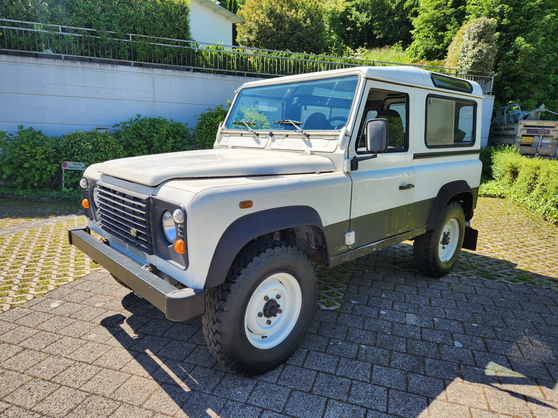 Land Rover Automobili: Defender 90 SW 2.5 Td5 – Difettoso da Feusisberg venduto da Rudolph0968