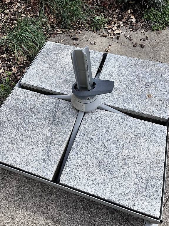 Sonnenschirme: Pied de parasol Glatz – Gebraucht aus Lavigny von Marie-N 3