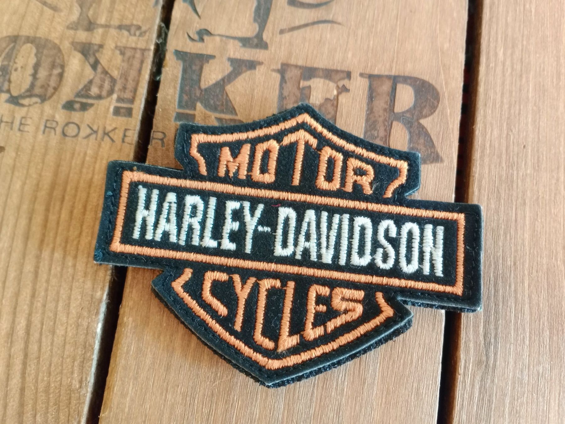 Harley-Davidson Insignes: Harley-Davidson Patch, Motor Cycles, 10 x 8 cm / mit Klett – Neuf (Voir description) à Waldenburg par Wild_Thing_II 1