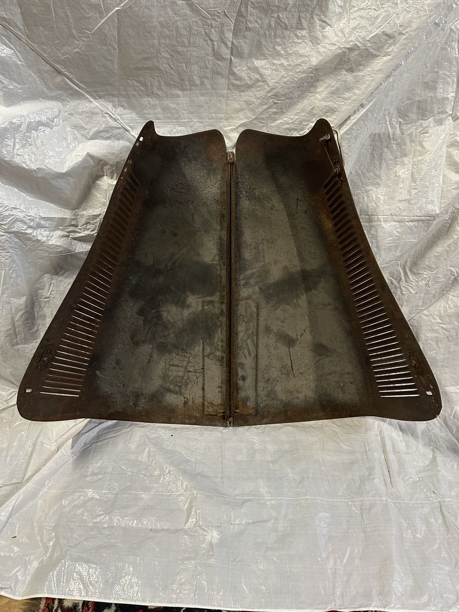 Tutti pezzi di ricambio auto: Originale Motorhaube Oldtimer – Usato da Villmergen venduto da Bezdupe 6
