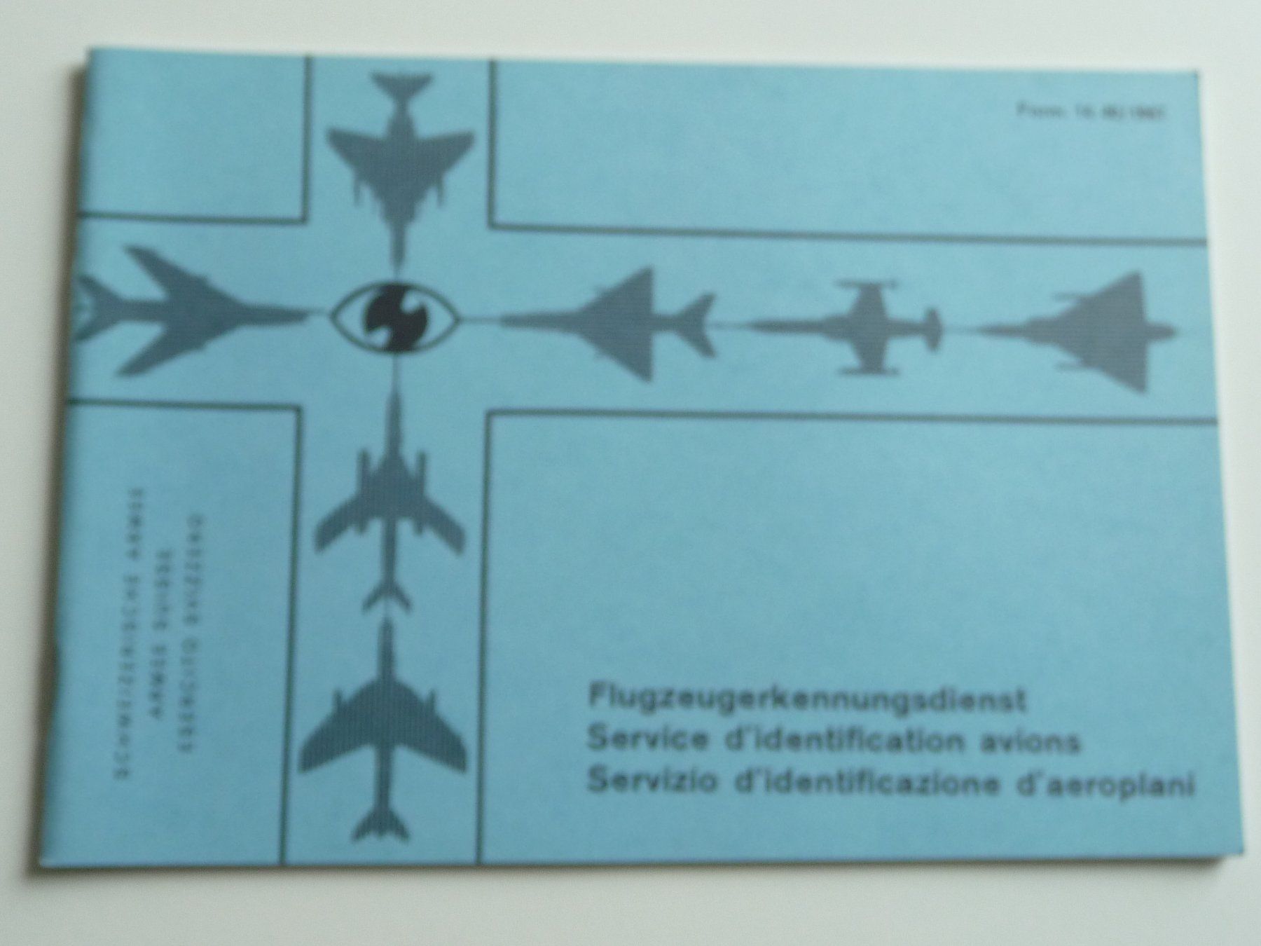 Libri: Reglement Flugzeugerkennung Schweizer Armee 1967 – Nuovo (secondo la descrizione) da Winterthur venduto da ricofly