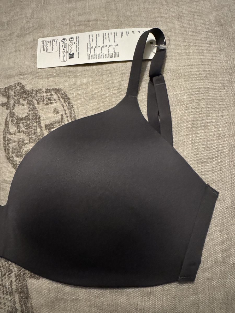 Autres dessous: NEW Uniqlo Bra 80/85 E-D (FR) Size – Neuf avec emballage d'origine à Neuchatel par Mia_G 1