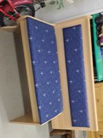 Eckbank Polster hellgelbes Holz blaues Muster