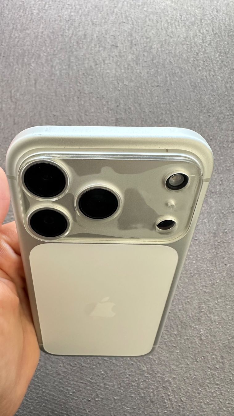 Apple Telefoni cellulari / Smartphones: Iphone 17 Pro 256gb Silver – Nuovo (secondo la descrizione) da Biel/Bienne venduto da Trend90 9
