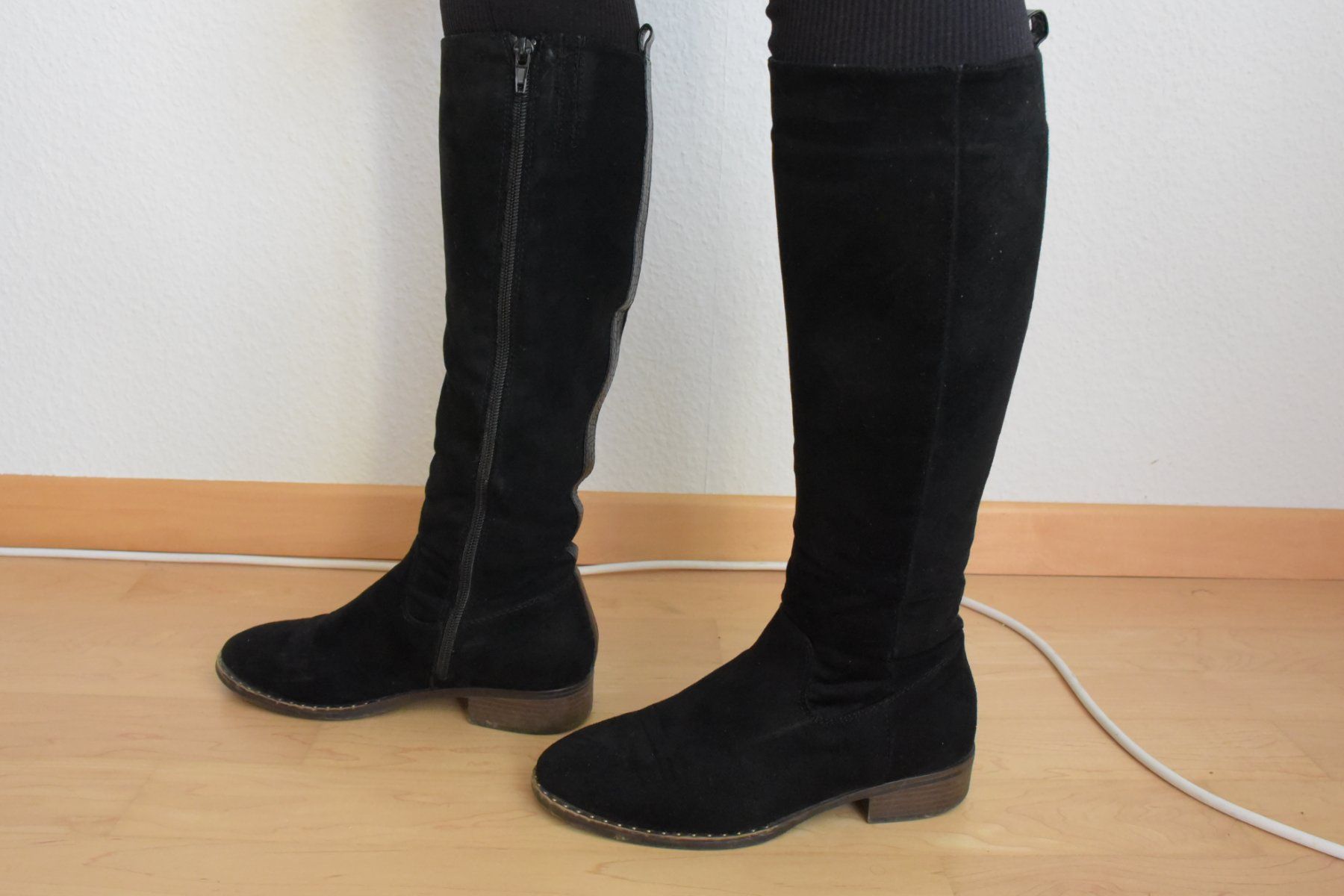 Scarpe da donna: Wildleder-Stiefel, Grösse 36, schwarz – Usato da Kilchberg ZH venduto da bluessolo 1
