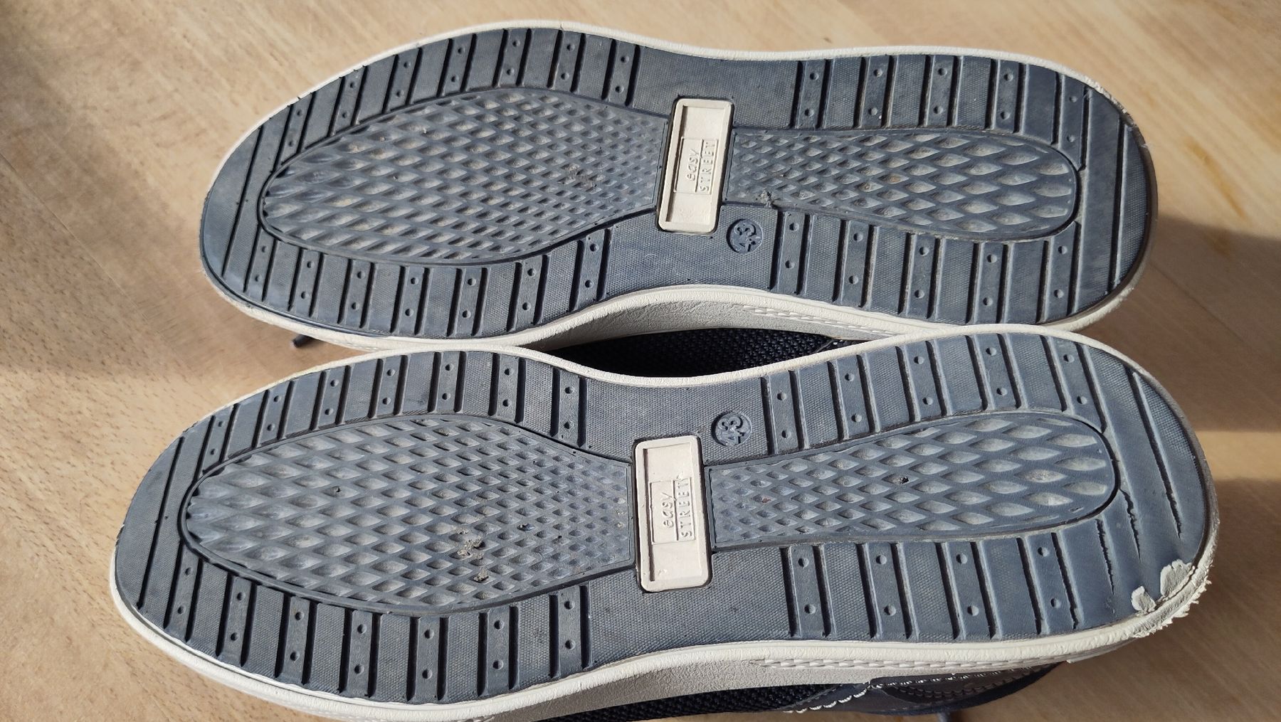 Scarpe da uomo: Schöne Herrenschuhe Gr. 43 – Usato da Bassersdorf venduto da Narvik2000 2