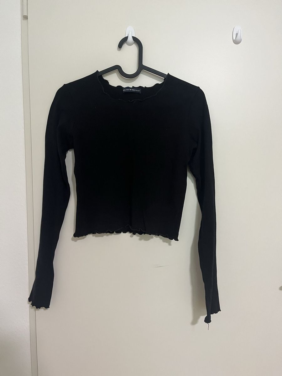 Brandy Melville T-shirt: black brandy melville croped long sleeve – Usato da Füllinsdorf venduto da si.ja.35