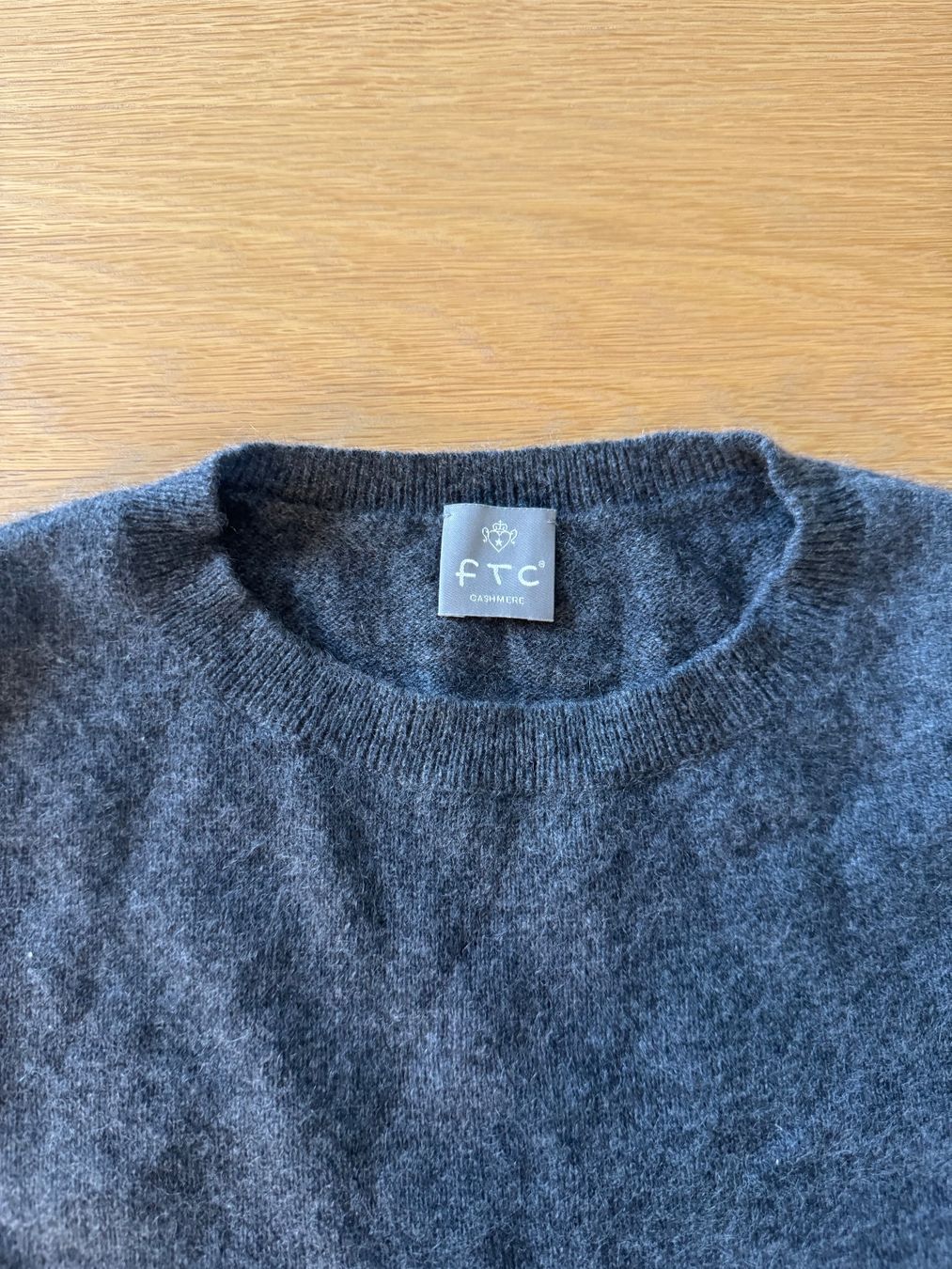 FTC Maglioni & Felpe: Pullover FTC 100% Kaschmir, Grösse M. Wie neu – Nuovo (secondo la descrizione) da Herrliberg venduto da Zueriseeufer 2