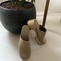 Coole Clogs Gr. 39 mit Nieten